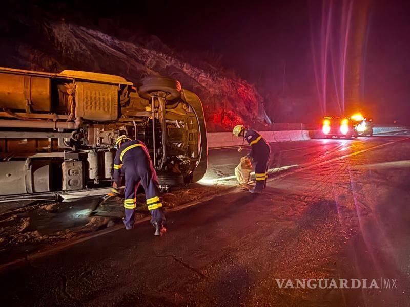 $!El accidente en Los Chorros provocó congestionamiento vehicular durante varias horas.