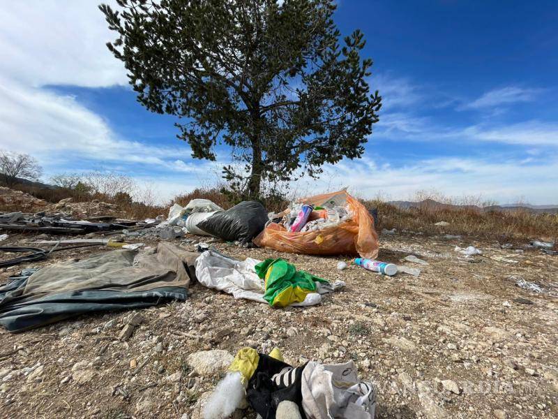 $!A pesar de que constantemente son recogidos los desechos, al poco tiempo el predio vuelve a convertirse en un basurero.