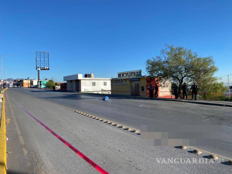 $!Autoridades municipales cerraron parcialmente el bulevar Felipe J. Mery mientras se realizaban las diligencias.