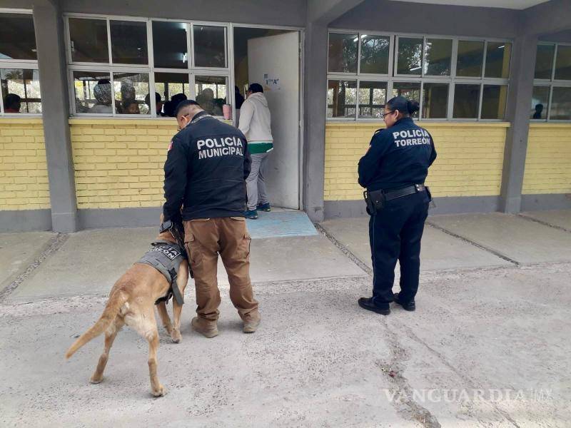 $!Autoridades escolares y elementos de seguridad trabajan en conjunto para garantizar entornos seguros.