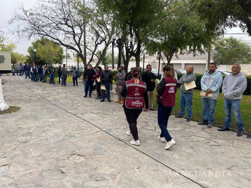 $!Hubo buena respuesta para la feria de empleo dirigida a ex trabajadores de AHMSA.