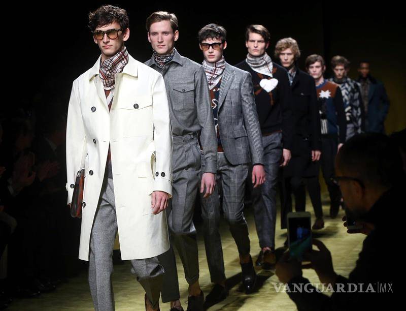 $!Geometrías de Ferragamo y metalizados de Calvin Klein para el hombre en Milán