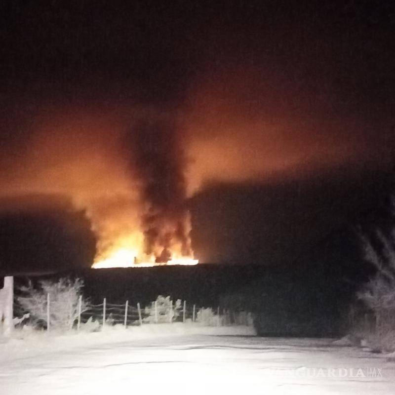 $!Las llamas alarmaron a la población durante la madrugada.