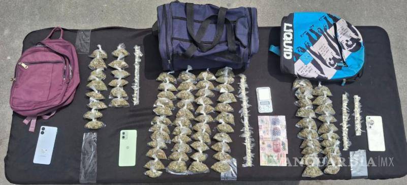 $!Detienen a tres generadores de violencia en posesión de 160 dosis de narcóticos, en NL