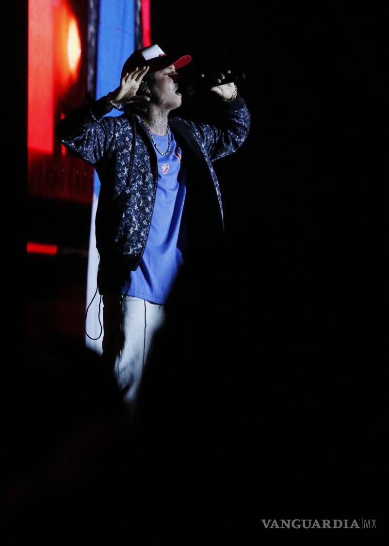 $!Tras haber interpretado “Cuerno azulado”, nuevamente los fans del rey de los corridos tumbados mostraron su preocupación por su integridad.