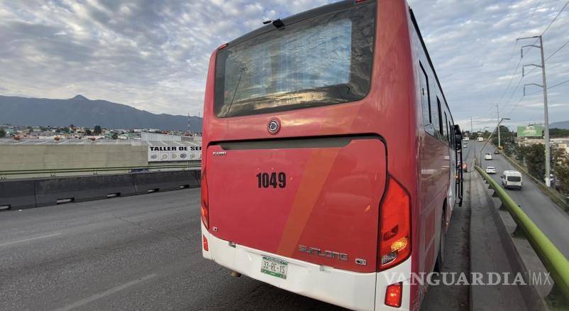 $!El choque ocurrió a la altura del bulevar Felipe J. Mery minutos antes de las 07:00 horas.