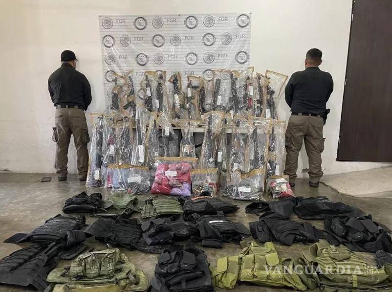$!Aseguran Sedena y FGR armas largas, granadas y droga en Chiapas
