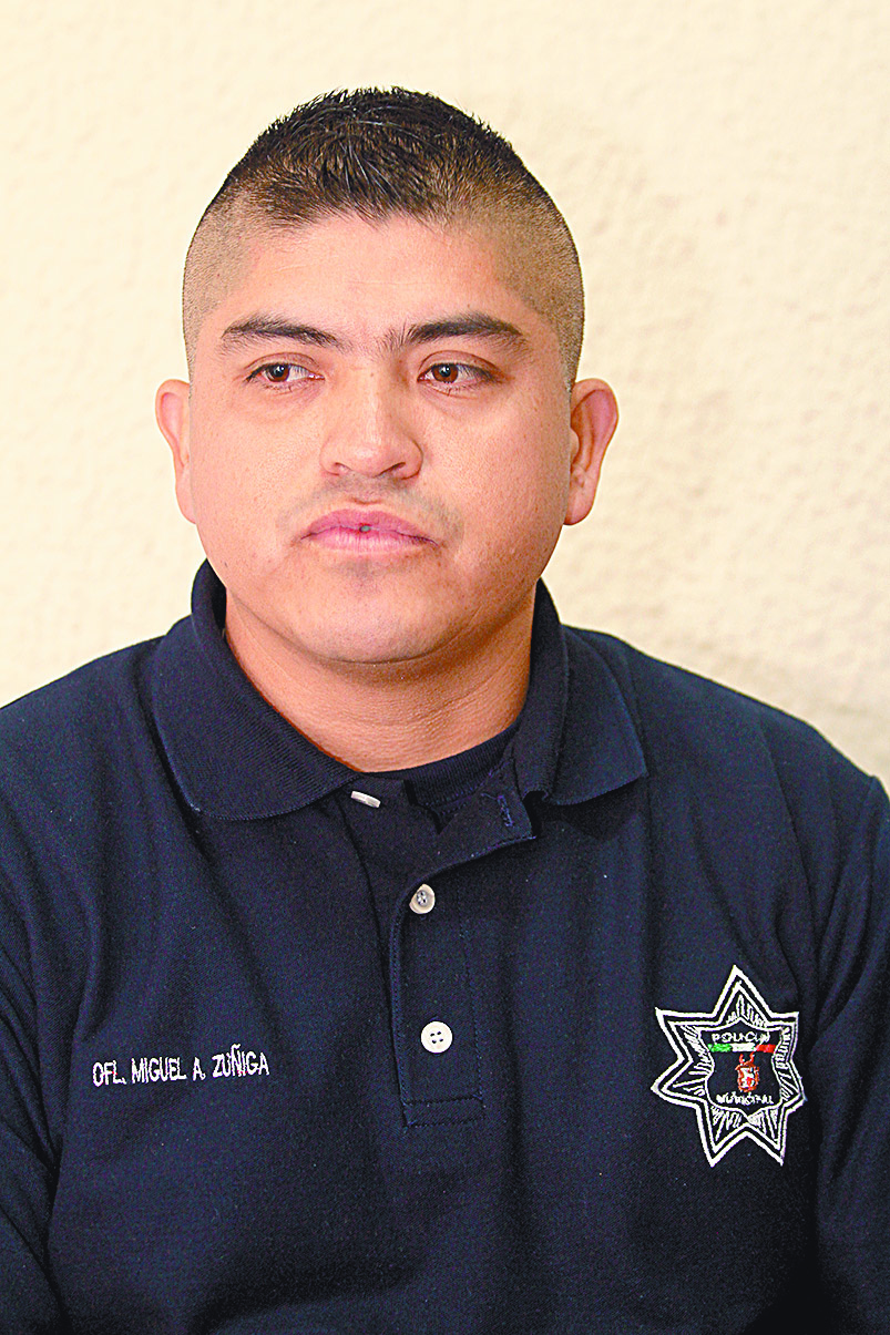 $!Bomberos, policías, camareras y enfermeras, recibirán el Año Nuevo velando por los saltillenses