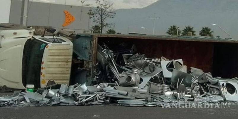 $!El accidente ocurrió en el Libramiento Óscar Flores Tapia.