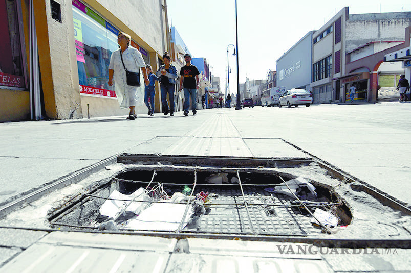 $!Reportan aumento de baches en calles del centro de Saltillo