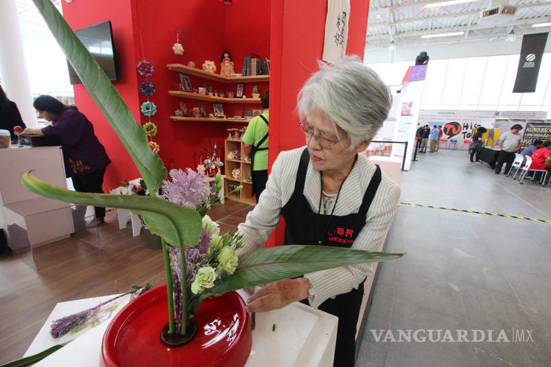 $!Ikebana, el arte de las flores vivientes