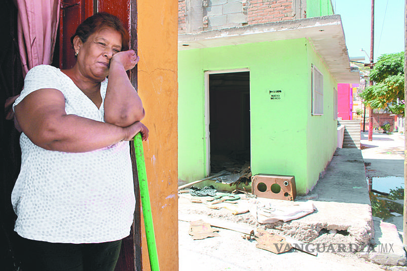 $!Sólo maquillaron, no rehabilitaron, casas destruidas por el narco en colonia de Torreón (Video)