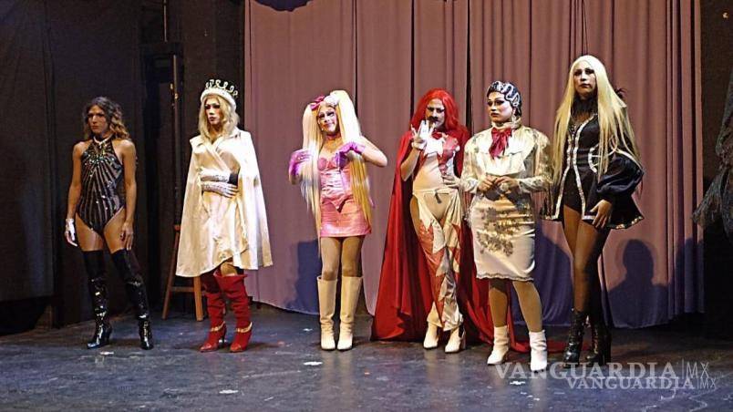 $!El acto de abrirse las puertas en otros espacios, ha provocado incluso logros personales y le ha dado una perspectiva diferente también a las familias de las personas que dan vida a las drag queens.