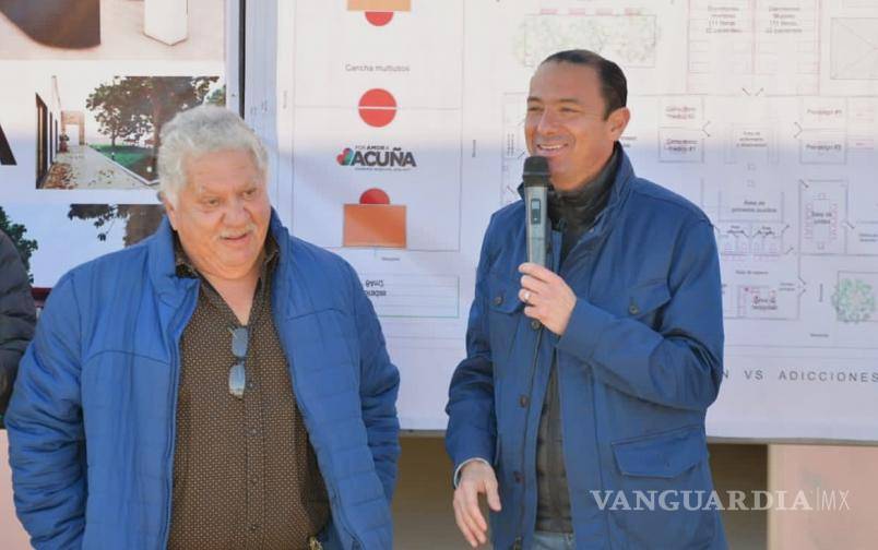 $!Participantes y patrocinadores del proyecto acompañan el inicio de la obra, que busca atender a jóvenes y adultos con adicciones.