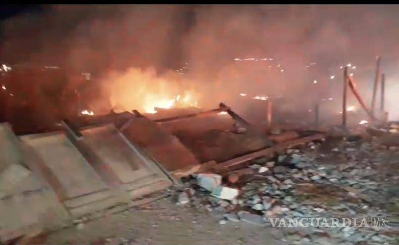 $!Las llamas fueron controladas por los apagafuegos.