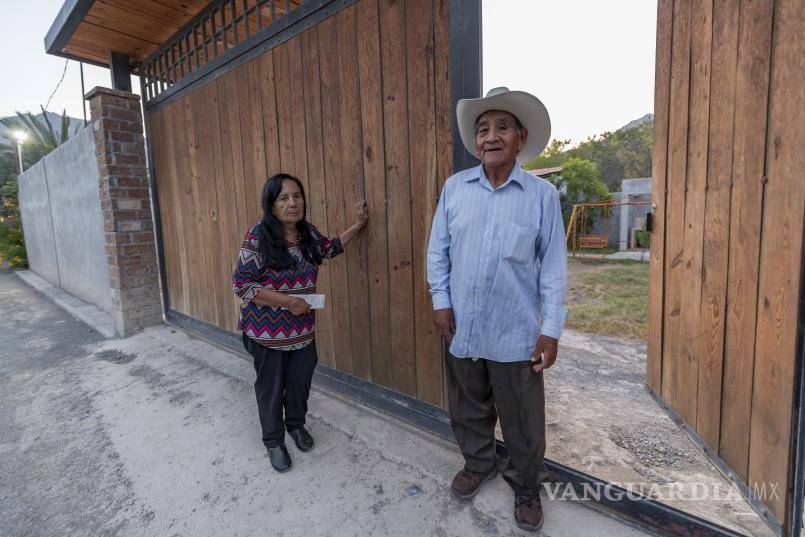 $!Félix Muñoz y Florencia Sandoval, primo y prima política de Blue Demon, habitantes de Rinconada.