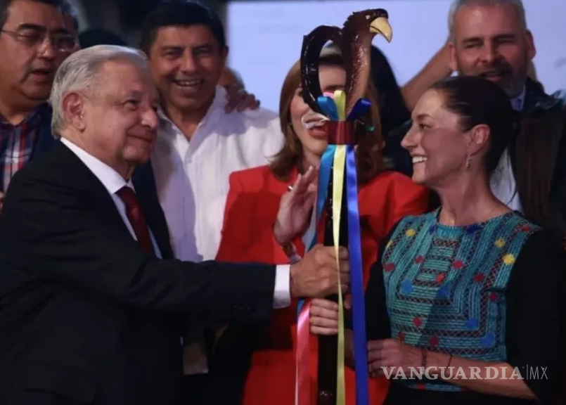 $!Afirmó que ese instrumento representa el compromiso, tanto de él como del su movimiento con los más pobres