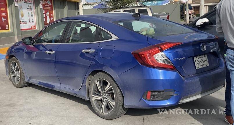 $!Agentes de Tránsito Municipal supervisaron el retiro de los vehículos y el restablecimiento del tráfico.