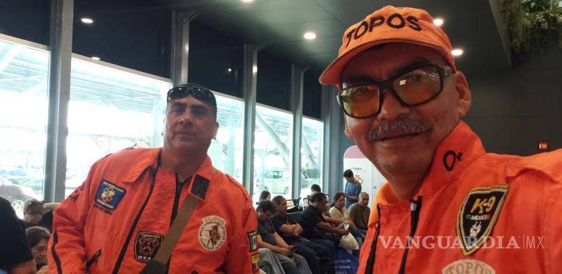 $!Los integrantes de Topos México coordinaron su traslado y operaciones hacia las zonas afectadas para apoyar en la localización de personas entre los edificios colapsados.