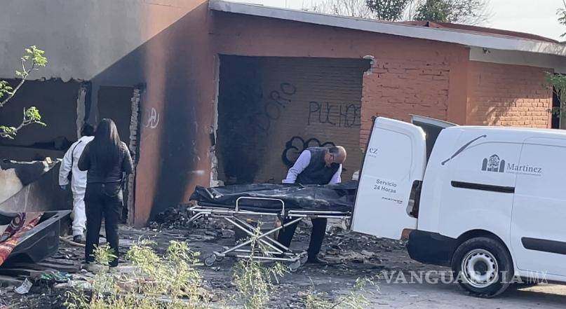 $!Los restos calcinados de la víctima fueron trasladados al Semefo para practicarle la autopsia de ley.