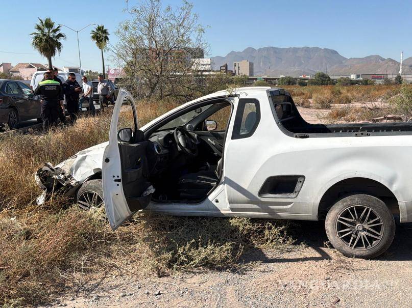 $!Elementos de la Policía Municipal acudieron al lugar del accidente para tomar conocimiento y levantar el peritaje correspondiente.