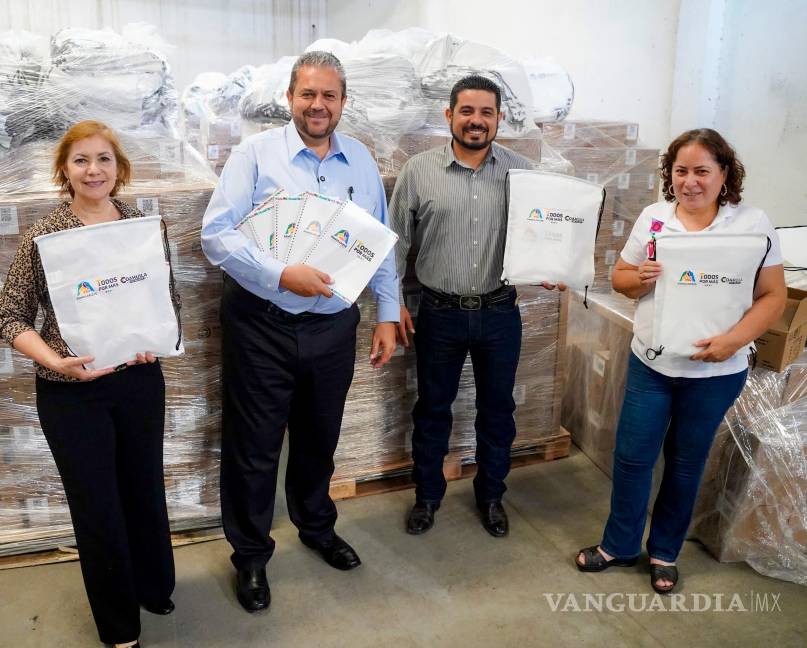 $!El alcalde Tomás Gutiérrez Merino anunció la entrega de útiles escolares gratuitos en Ramos Arizpe.