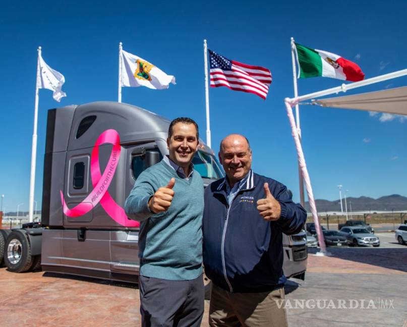 $!Daimler junto a atletas de Saltillo, participan en carrera contra el cáncer