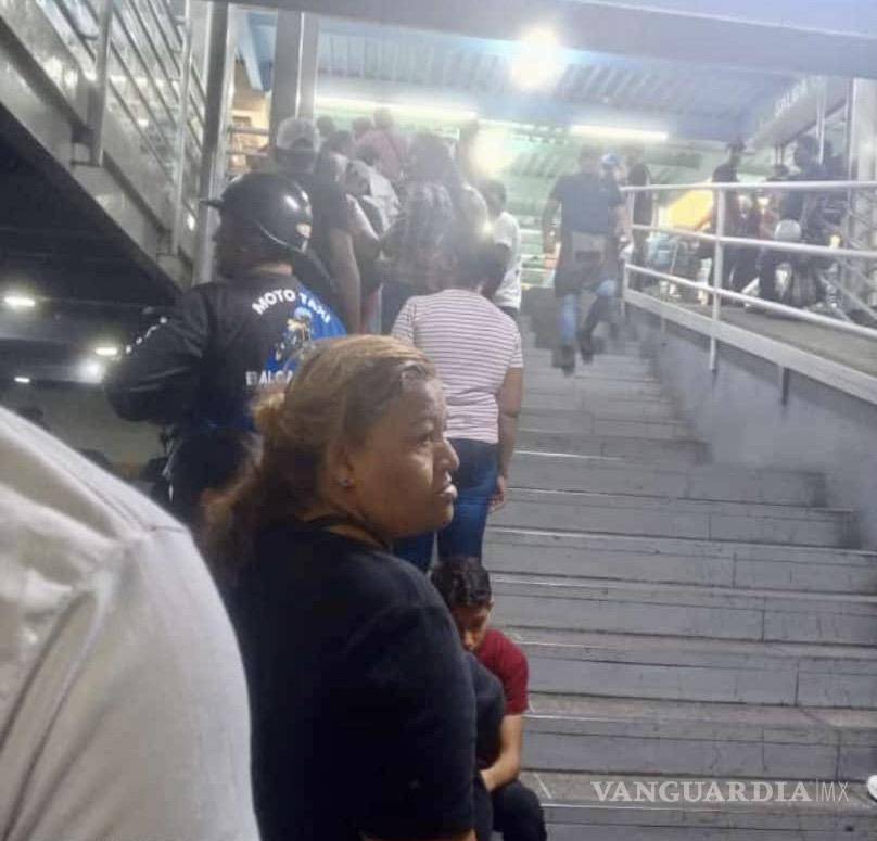 $!Largas filas en busca de víveres, previo a las elecciones y temiendo que ocurra lo peor.
