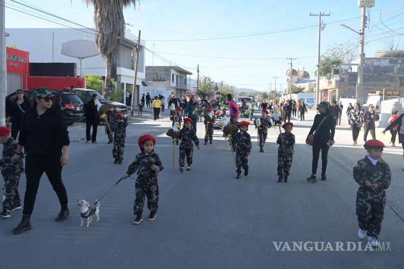 $!Gran participación se pudo ver en el desfile.