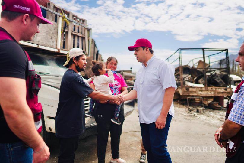 $!Brindan ayuda a damnificados por incendios en el municipio de Santa Catarina, Nuevo León