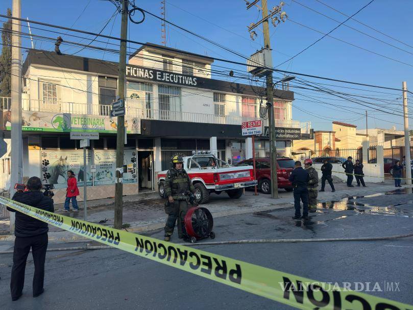 $!El incendio tuvo lugar en la veterinaria ubicada en la colonia República Poniente.