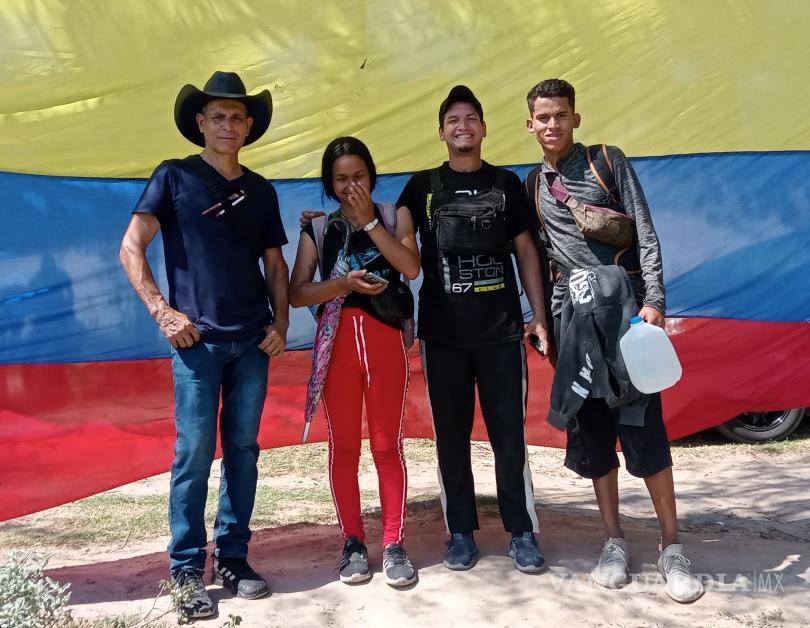 $!“Ni a favor ni en contra de los gobiernos, solo expreso lo que siento por lo que veo”, asegura Roberto, artista nacido en un ejido en Zacatecas.