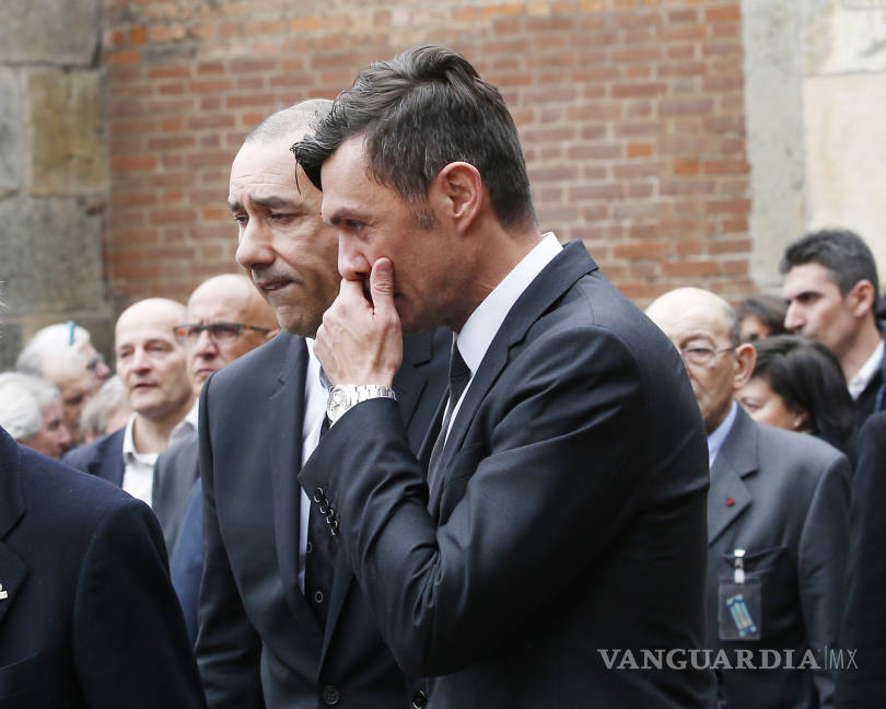 $!Estrellas del Milán despiden a Cesare Maldini en su funeral