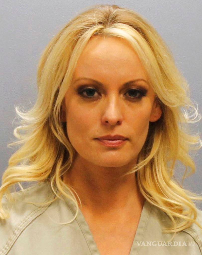 $!Detienen a actriz porno ligada a Trump en un club de striptease, por dejarse tocar