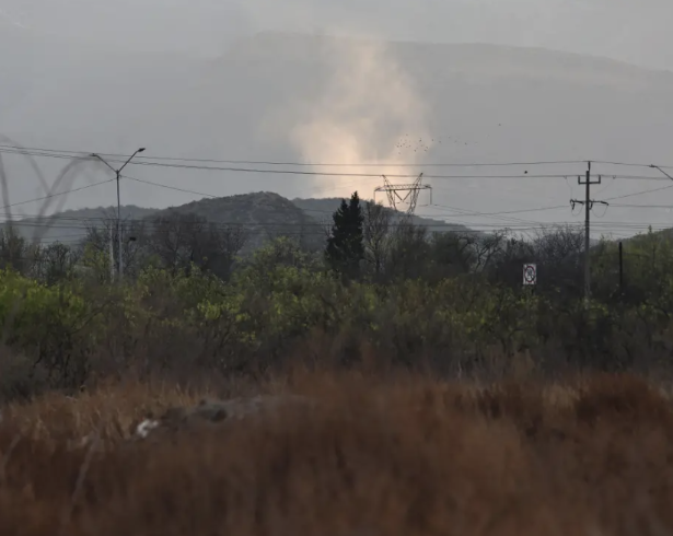Vecinos reportan humo constante en el sector norponiente, especialmente por las noches en tramos cercanos a Nazario Ortiz Garza.