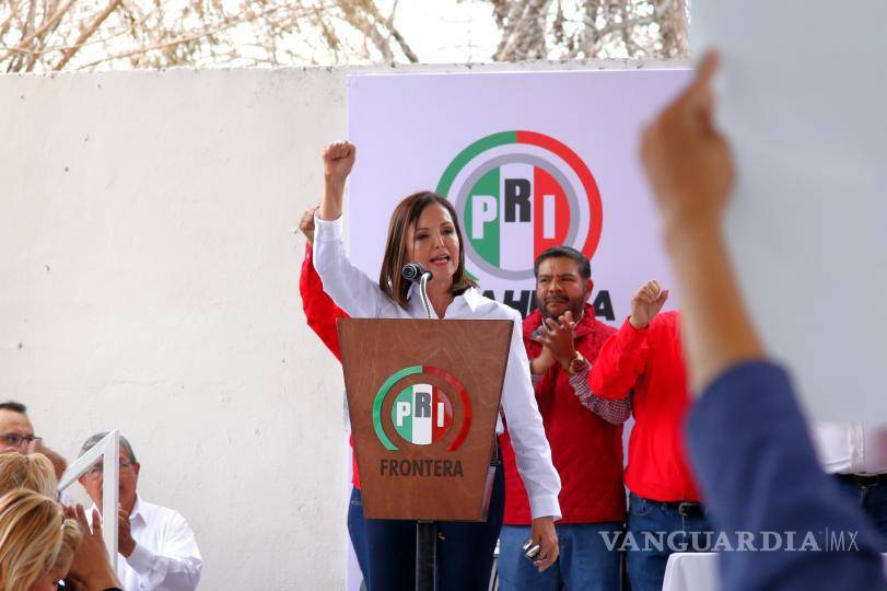 $!Sara Irma Pérez Cantú presenta su candidatura a la alcaldía de Frontera en un evento con gran participación de militantes y líderes del PRI.