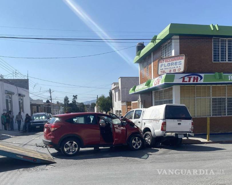 Choque en la colonia Topochico genera caos vial por más de 40 minutos