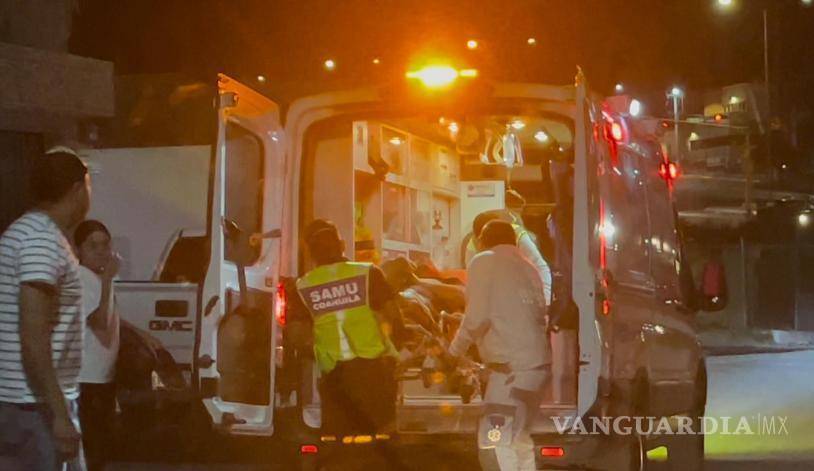 $!El accidente ocurrió en la colonia Villas de la Angostura, cuando el hombre cayó desde tres metros de altura al perder el equilibrio.