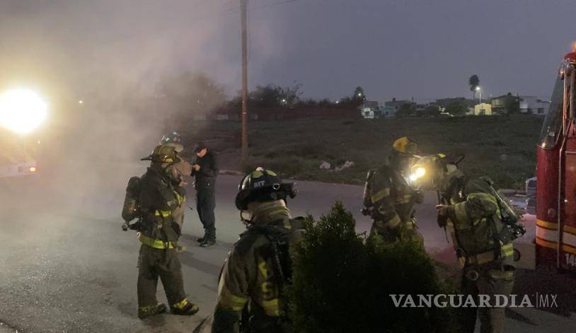 $!Bomberos combatieron las llamas.
