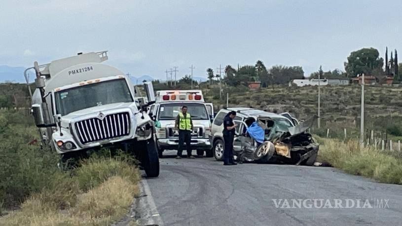$!Policías estatales detuvieron al conductor del autotanque, quien fue presentado ante el Ministerio Público para deslindar responsabilidades.