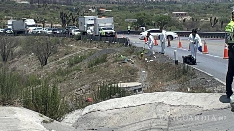 $!El cuerpo fue localizado mutilado fuera de la cinta asfáltica.