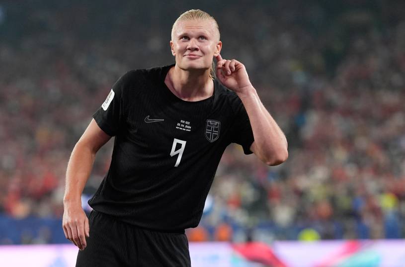 Noruega sufrió más de lo previsto, pero logró imponerse 3-2 a Senegal en Nueva Jersey con un doblete de Erling Haaland.