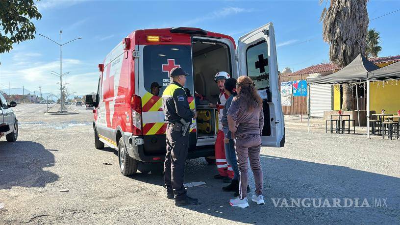 $!Personal de la Cruz Roja trasladó a la menor al Hospital Materno Infantil para su valoración médica.