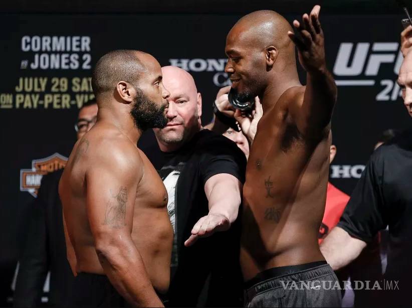 $!Revocan licencia para pelear a Jon Jones por doparse en la pelea por el título del UFC 214