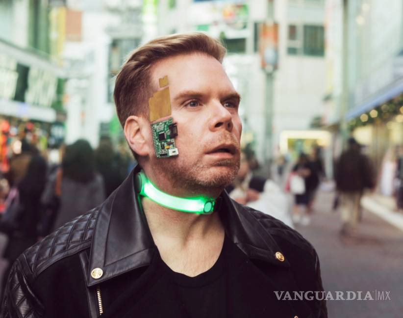 $!El hombre más conectado del mundo se llama Chris Dancy