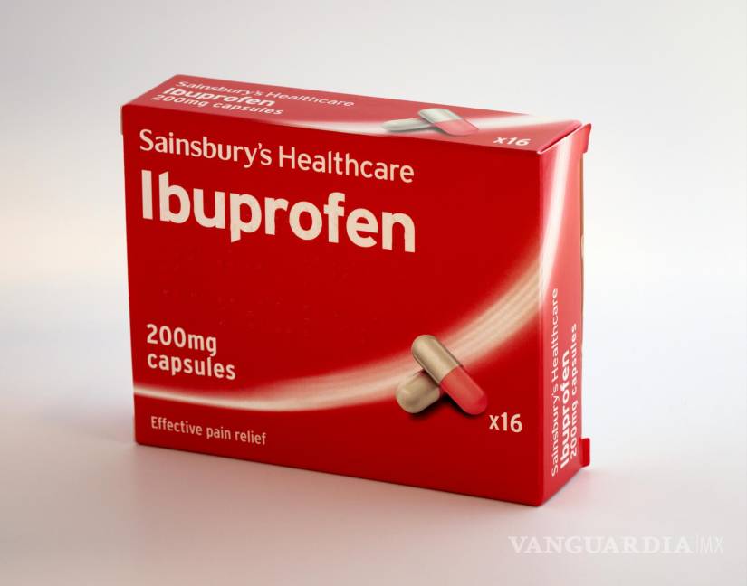 $!El ibuprofeno puede ocasionar malestar estomacal, considera la posibilidad de tomarlo con al menos unos bocados de comida.