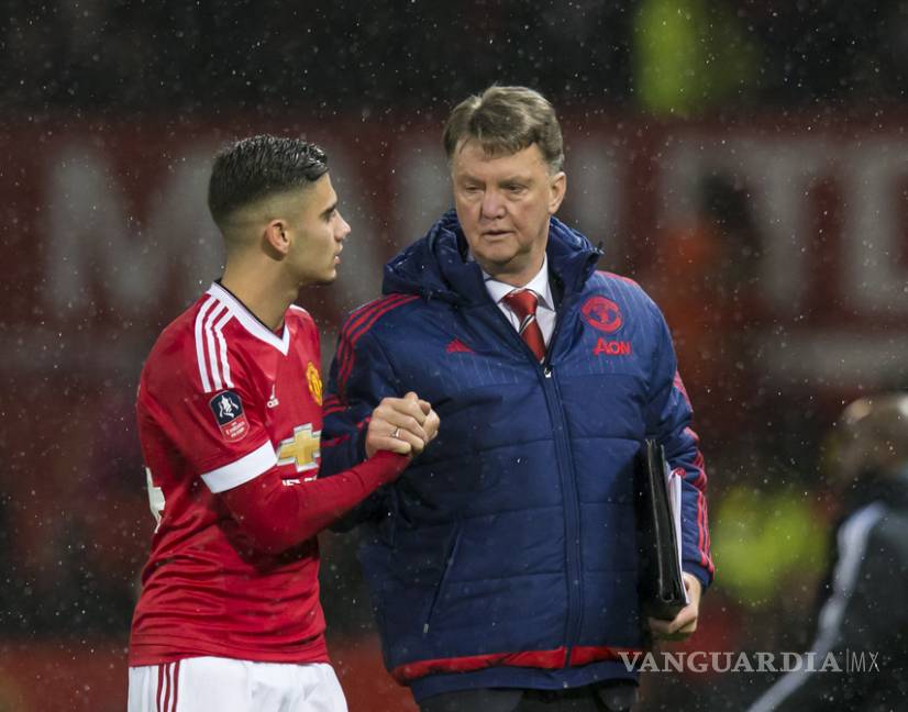 Sanción al Real Madrid y al 'Atleti' afecta al United, destaca prensa inglesa