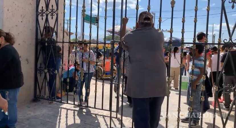 $!Los panteones lucieron con buena alfuencia debido al puente escolar.