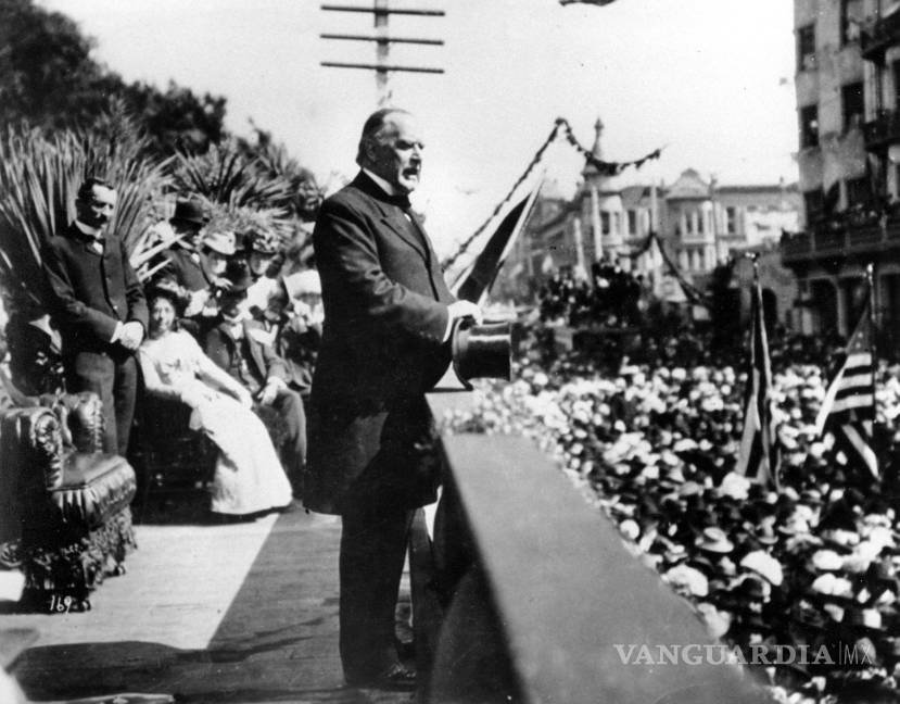 $!William McKinley de Ohio da un discurso durante la campaña presidencial estadounidense de 1896. McKinley se convirtió en el 25.º presidente en 1897.