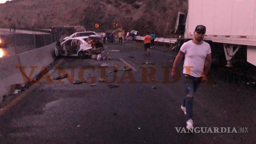 $!Accidente en la carretera 57, tramo Los Chorros, causa cierre y congestionamiento vial